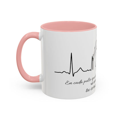 Nurse & Mom Tribute Coffee Mug – "Va conmigo, mamá, en mi corazón tu latido"
